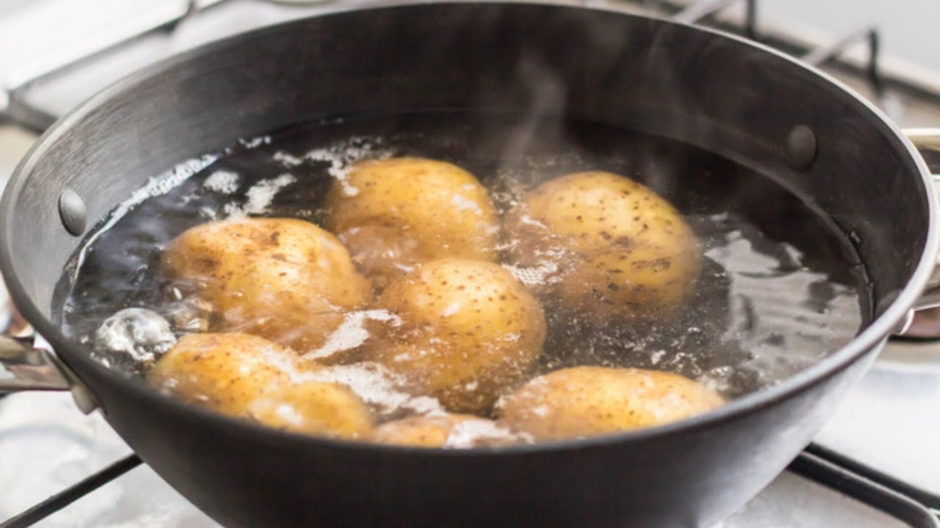 Video thumbnail for This Simple Trick Cooks Potatoes In Half The Time