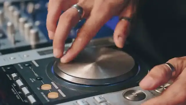 'Video thumbnail for DJ Playing on Mini Scratchdeck'