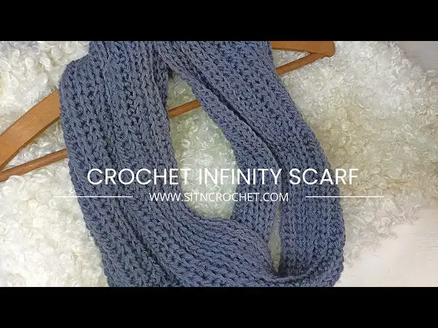 Video thumbnail for Crochet Infinity Scarf For Baginners