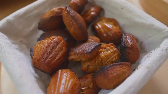 Video thumbnail for Ultimate Opera Cake Recipe