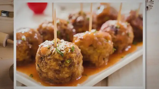 Video thumbnail for Cayenne Ginger Date Energy Bites