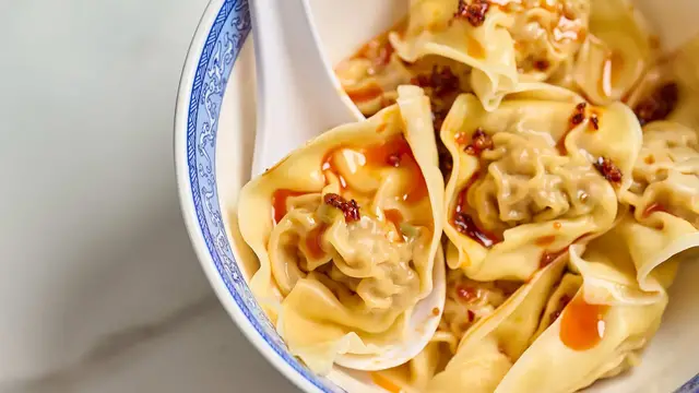 Video thumbnail for Pork And Shrimp Wontons Recipe