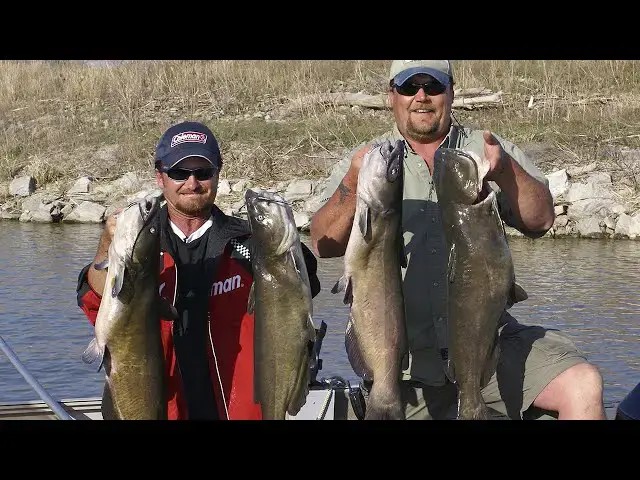 Video thumbnail for Fishing for Big Channel Catfish | Fish'n Canada