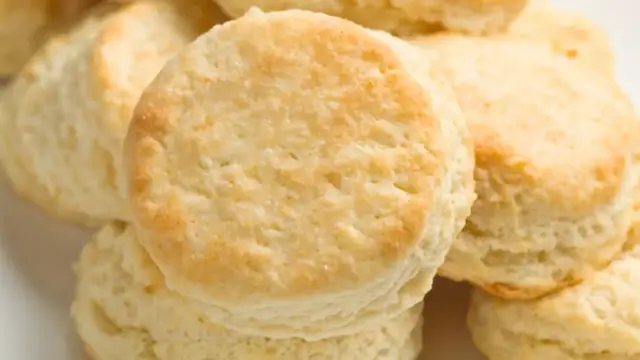 'Video thumbnail for Throw Your Canned Biscuits In A Skillet & Thank Us Later'