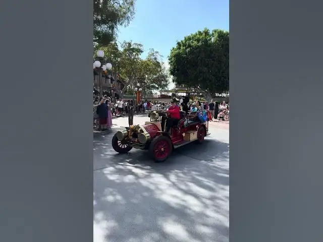 'Video thumbnail for The new Disneyland Ambassadors!'