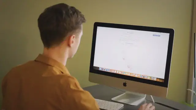 Video thumbnail for El Origen de Google Search Engine: La Evolución de la Búsqueda en Internet