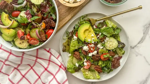 Video thumbnail for Show-Stopping Dinner Party Salad Recipe