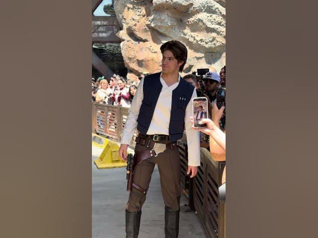 Video thumbnail for Han Solo in Star Wars: Galaxy’s Edge! 🛰️🤠
