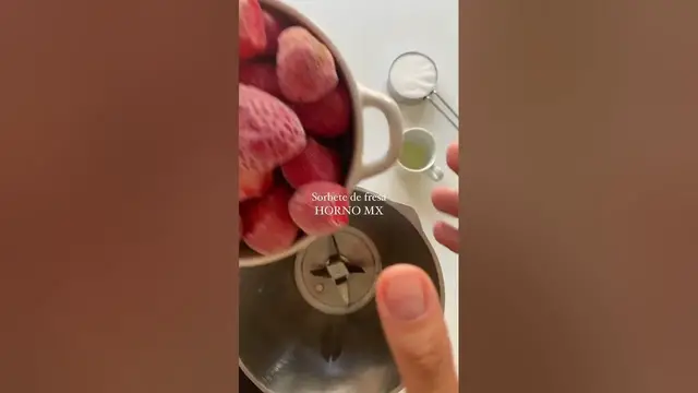 'Video thumbnail for Sorbete de fresa receta Horno MX #shorts #receta #fresa #heladocasero'