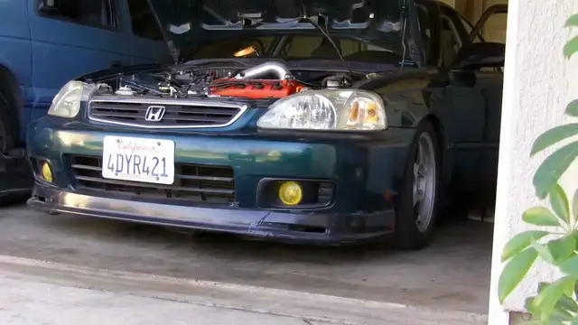 Video thumbnail for The Routine Oil Change (99 Civic Sedan)