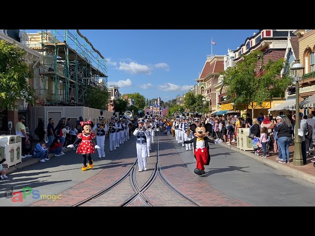 Video thumbnail for Disneyland Attractions Medley - Disneyland Band