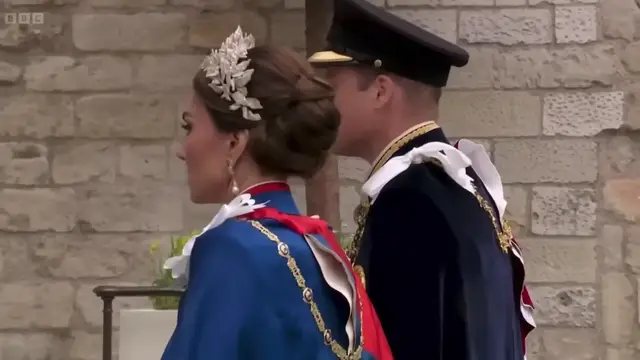 'Video thumbnail for Body Language Experts Reveals How The Royals Feel About Charles'