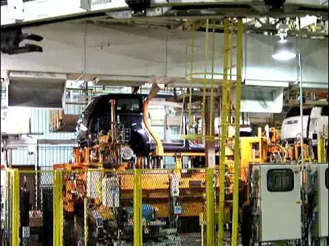 Video thumbnail for 2009 Chrysler Town & Country minivan running gear meets the body at the factory