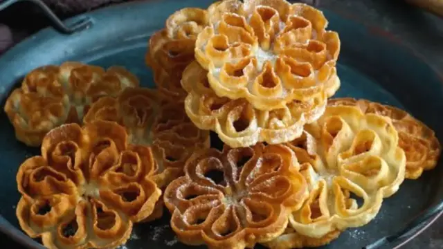 'Video thumbnail for The Fried Foods You Need To Try Before You Die'