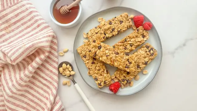 Video thumbnail for No-Bake Peanut Butter Granola Bars Recipe