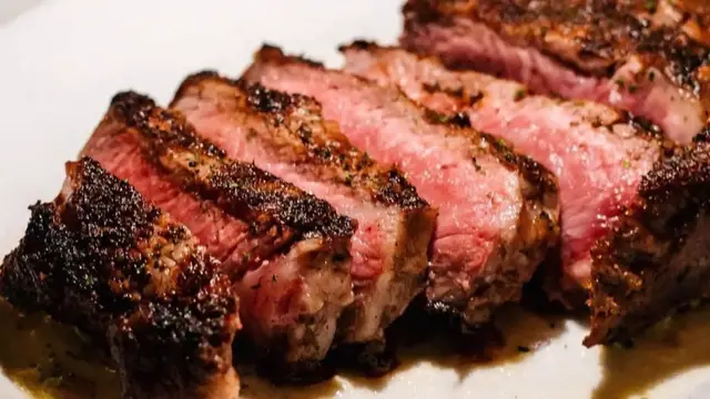 Video thumbnail for These Are The Only Steakhouses That Don't Use Frozen Steak