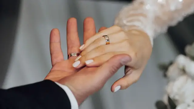 Video thumbnail for You Should Know The Truth About Your Engagement Ring