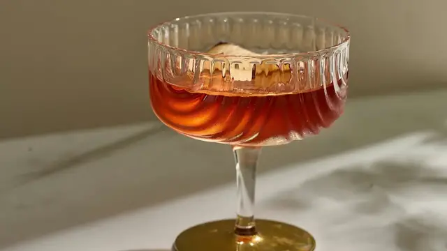 'Video thumbnail for 3-Ingredient Washington Apple Cocktail Recipe'
