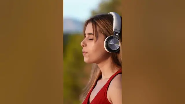 Video thumbnail for Can you meditate with headphones in#shorts