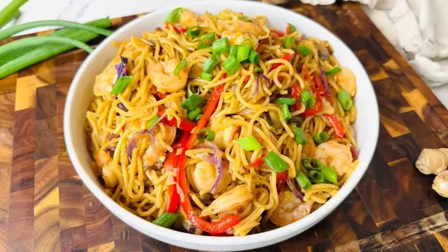 Video thumbnail for Shrimp Lo Mein Recipe