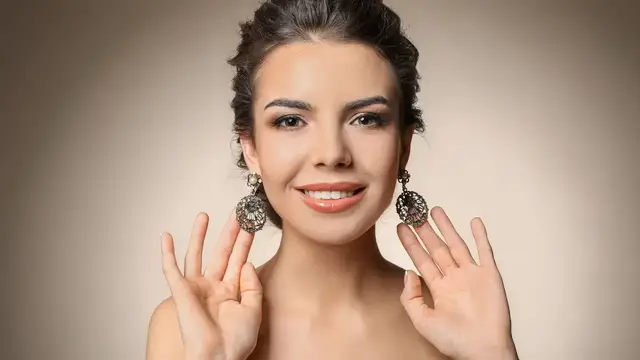 Video thumbnail for Dazzling December Earrings: video blog