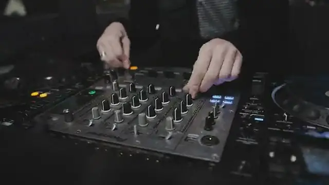 'Video thumbnail for Dj Playing Live Close Up From Dj Set'