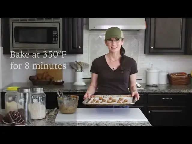 'Video thumbnail for HEALTHIER Tollhouse Chocolate Chip Cookies ¦ Gluten Free 720p 24fps'