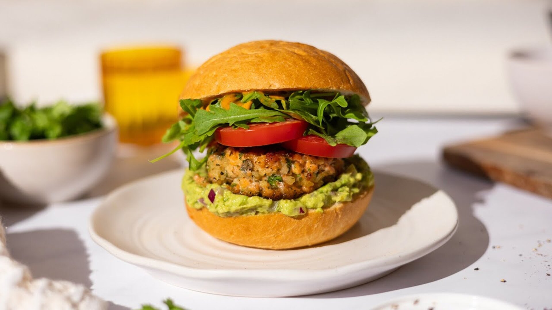 Video thumbnail for Spicy Salmon Burger With Guacamole Recipe