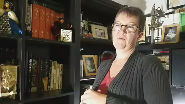 Video thumbnail for A look at Claire's Henry VIII book collection