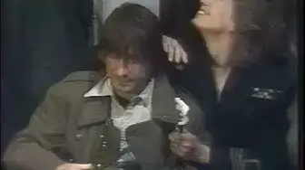 Video thumbnail for Serge Gainsbourg, Jacques Dutronc et Jane Birkin - Les petits papiers - 1987