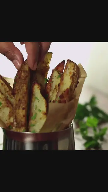 Video thumbnail for Cheesy Lemon Pepper Fries