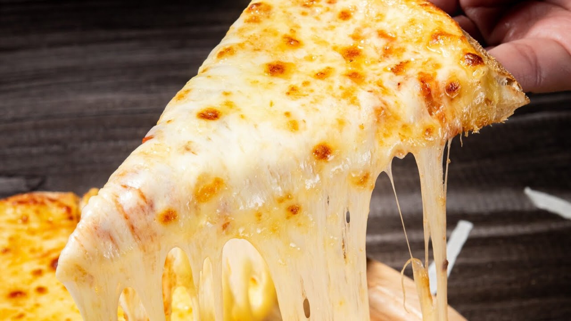 Video thumbnail for Cheeses You Should Avoid Putting On Your Next Pizza