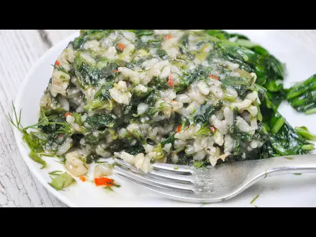 Video thumbnail for Pilaf de orez cu urzici, mancare de post, ieftina si nutritiva - plus o reteta de salata de leurda🌱🌱