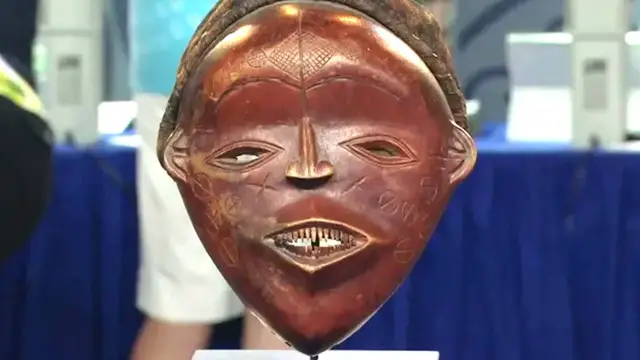 Video thumbnail for Antiques Roadshow Items That Turned Out To Be Fake