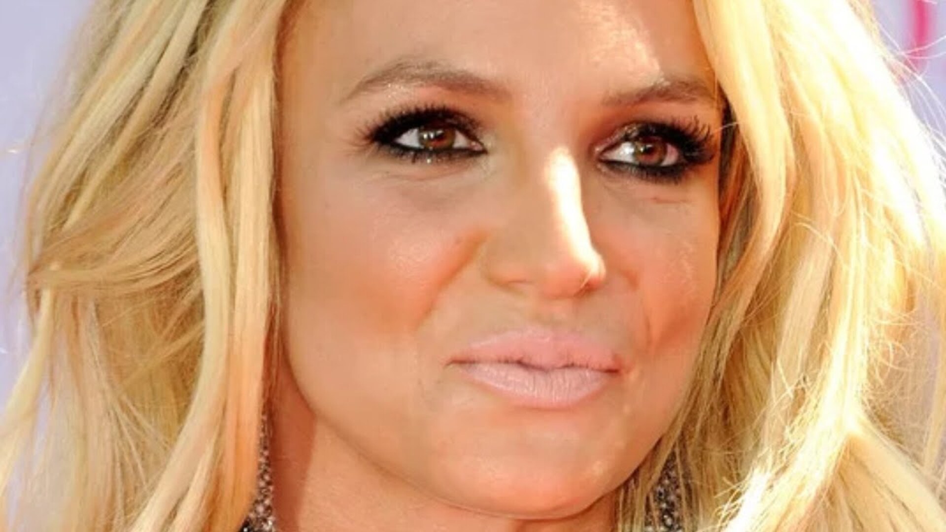 Video thumbnail for Performers Who Were Caught Lip Syncing On Live TV