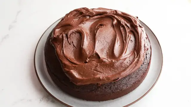 Video thumbnail for 1-Bowl Dark Chocolate Olive Oil Cake Recipe