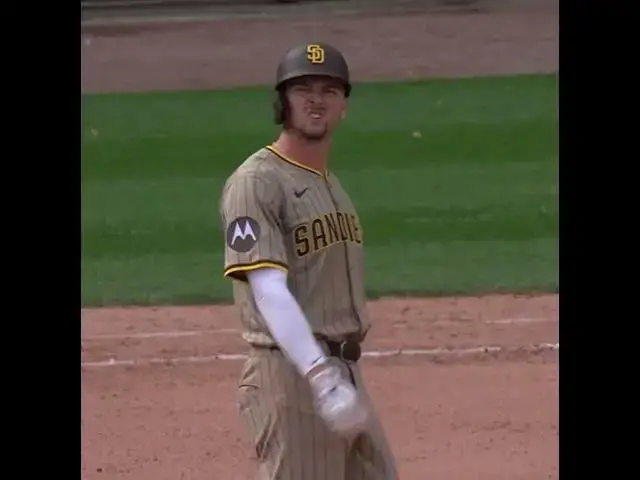 'Video thumbnail for Korey Lee's SMOOTH Sliding Catch!'