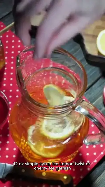 Video thumbnail for whisky sour recipe