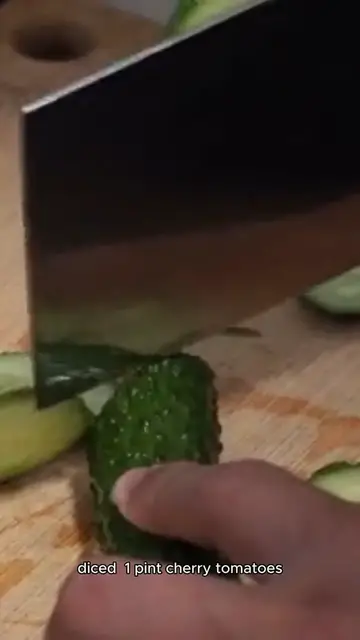 Video thumbnail for mediterranean salad recipe