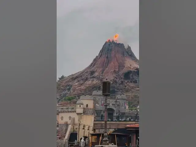 Video thumbnail for Disney Volcano at Tokyo DisneySea!
