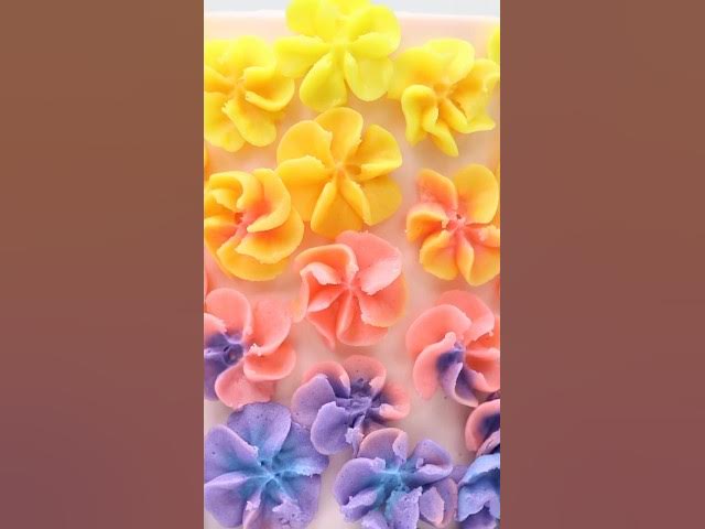 Video thumbnail for Rainbow ombré flowers with ONE bowl 🌈 #cake #cakedecorating
