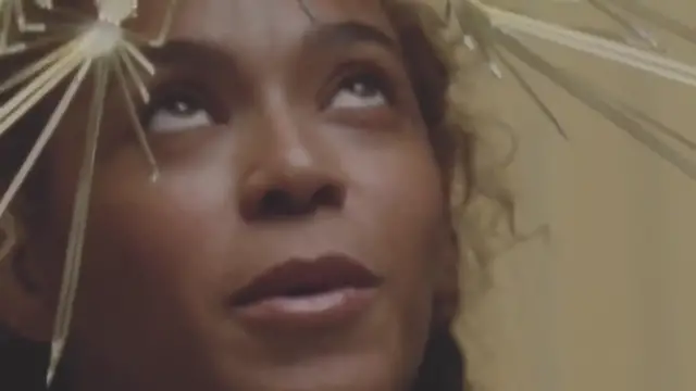 Video thumbnail for What Healthy People Really Drink In A Day