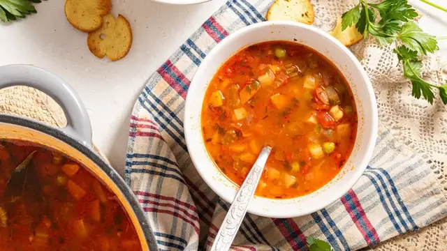 Video thumbnail for Basic Tomato And Herb Vegetable Soup Recipe