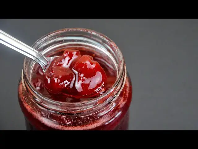 Video thumbnail for Gem de capsuni, reteta simpla, gustoasa, gata in mai putin de o ora 🏠 Casuta Laurei