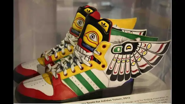 Video thumbnail for Ein Museum für Schuhe in Toronto: das Bata Shoe Museum