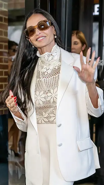 Video thumbnail for Demi Moore Stuns In Makeup-Free Selfie