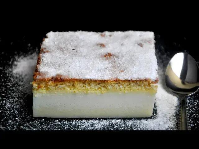 'Video thumbnail for Prajitura desteapta cu vanilie, delicioasa si foarte simplu de facut π Casuta Laurei'