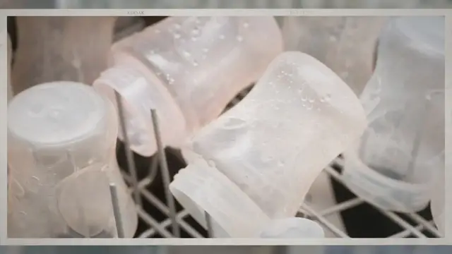 'Video thumbnail for Can You Wash Baby Bottles in the Dishwasher?'