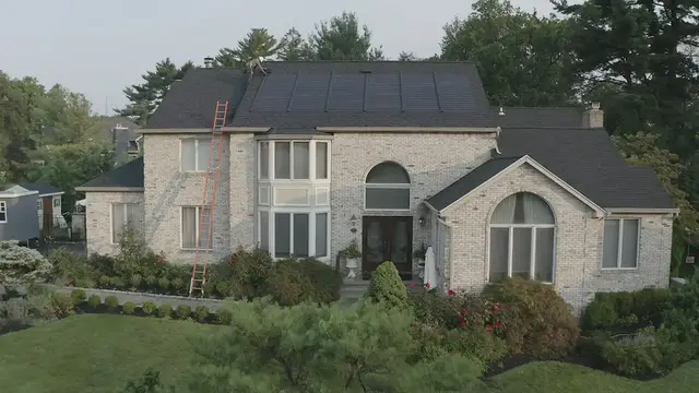 'Video thumbnail for GAF Timberline Solar Energy Shingles'