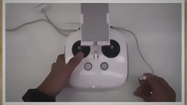 Video thumbnail for (FIXED) DJI Phantom 4 Remote Controller Not Charging Fully (Why, How to Fix)